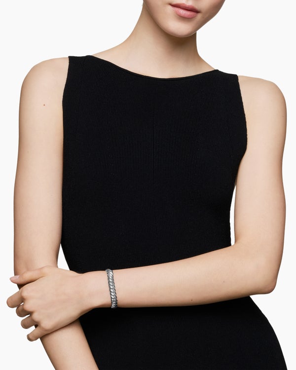 5329FF4F-5DF4-1D1D-A401-3044FB6CCF32