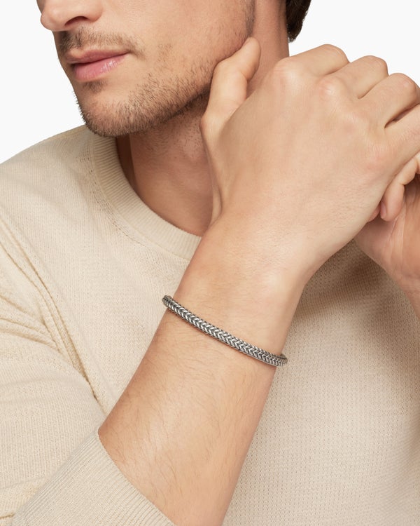 6433DD51-317C-B76B-7053-092F63CBE096