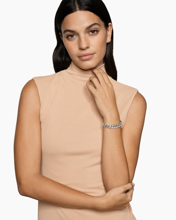 6ABD2663-EEC1-3D9B-B874-24A72E1BD815