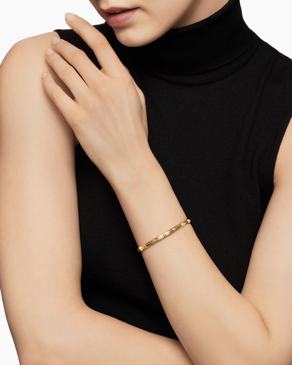 AF8D3857-9D37-6932-0DD8-000AB9117374