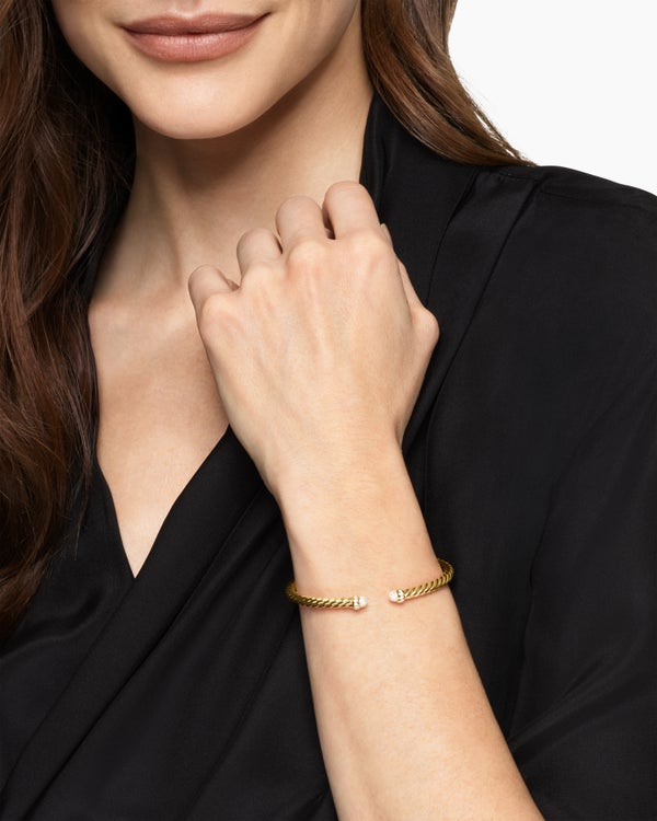 E2E0B384-C469-35E8-08DE-4D41D2A34A96