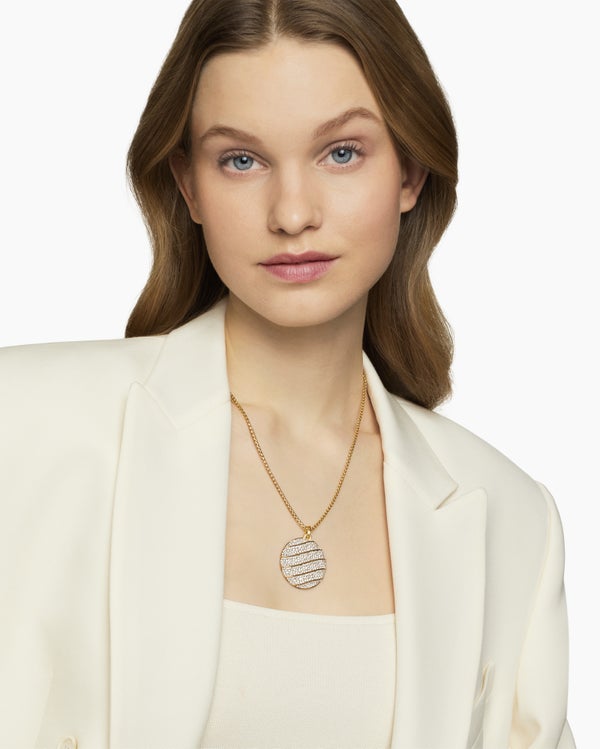 E6AD5028-87F8-89A3-CFEE-567BA48C6103