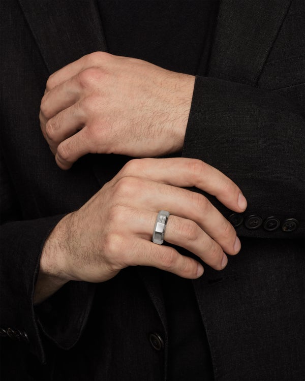 F286E3DB-5D5E-0164-1371-36CBE189D6EA